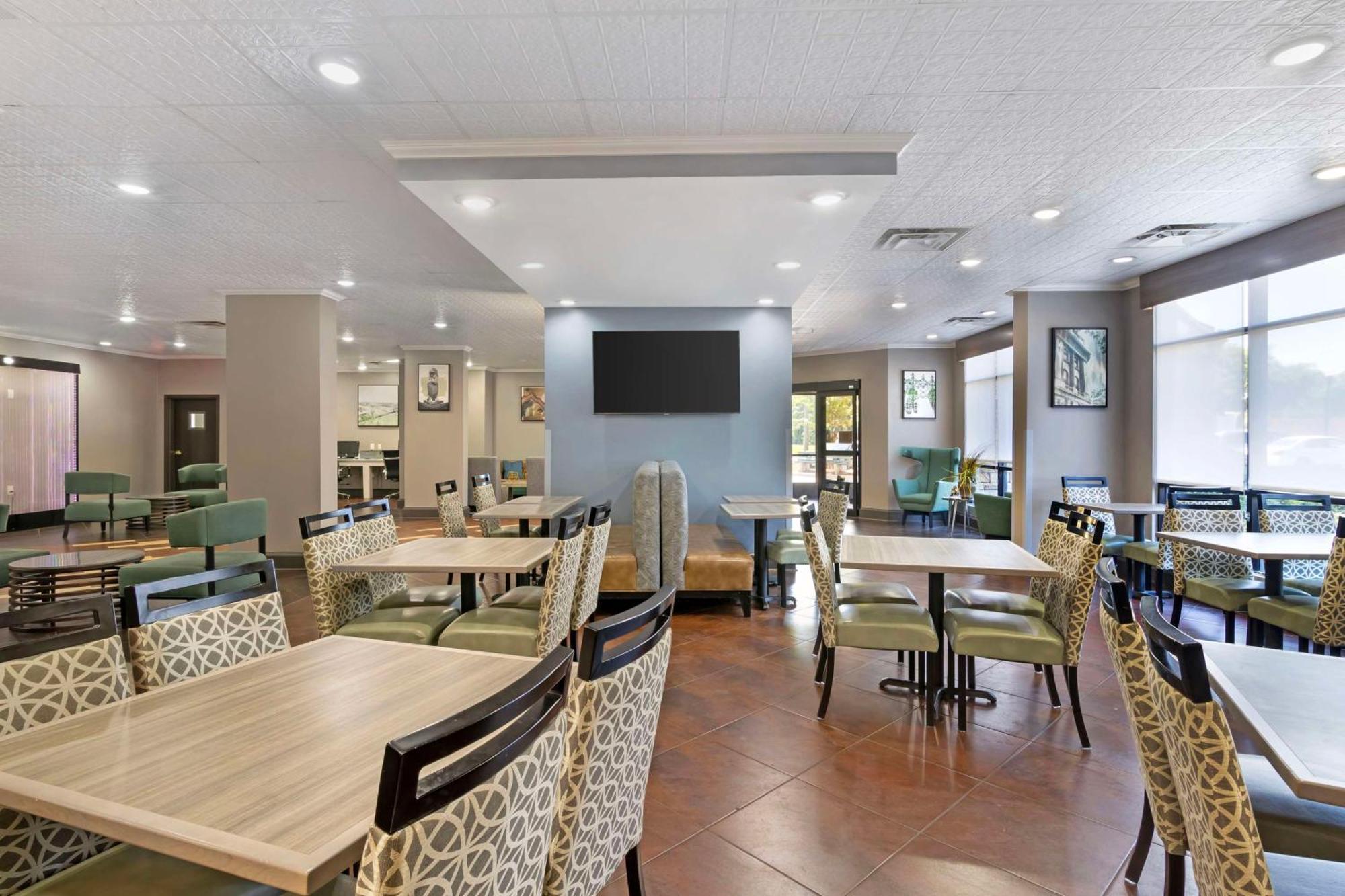 Best Western Savannah Airport Inn & Suites Pooler Exteriör bild