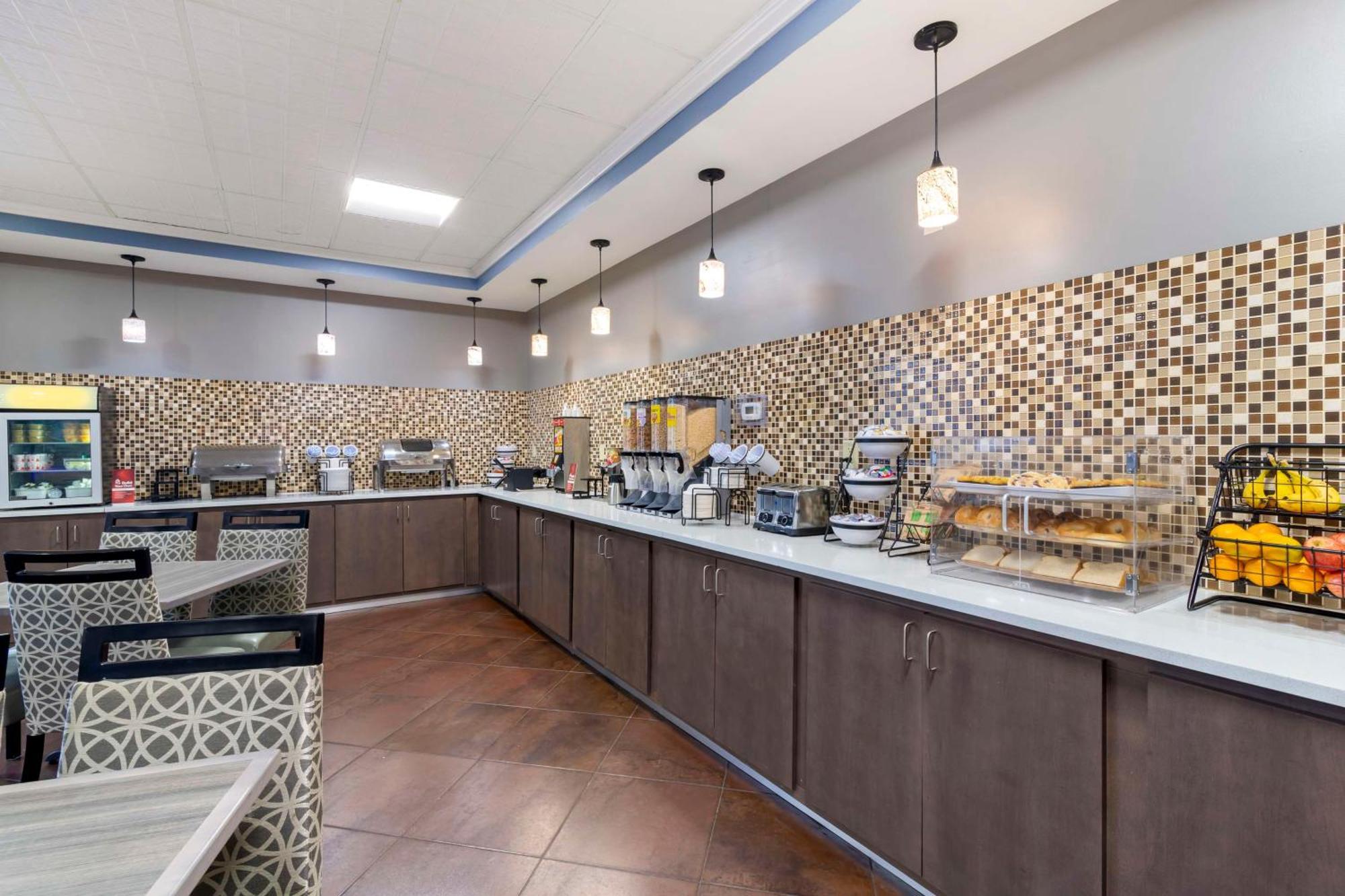 Best Western Savannah Airport Inn & Suites Pooler Exteriör bild
