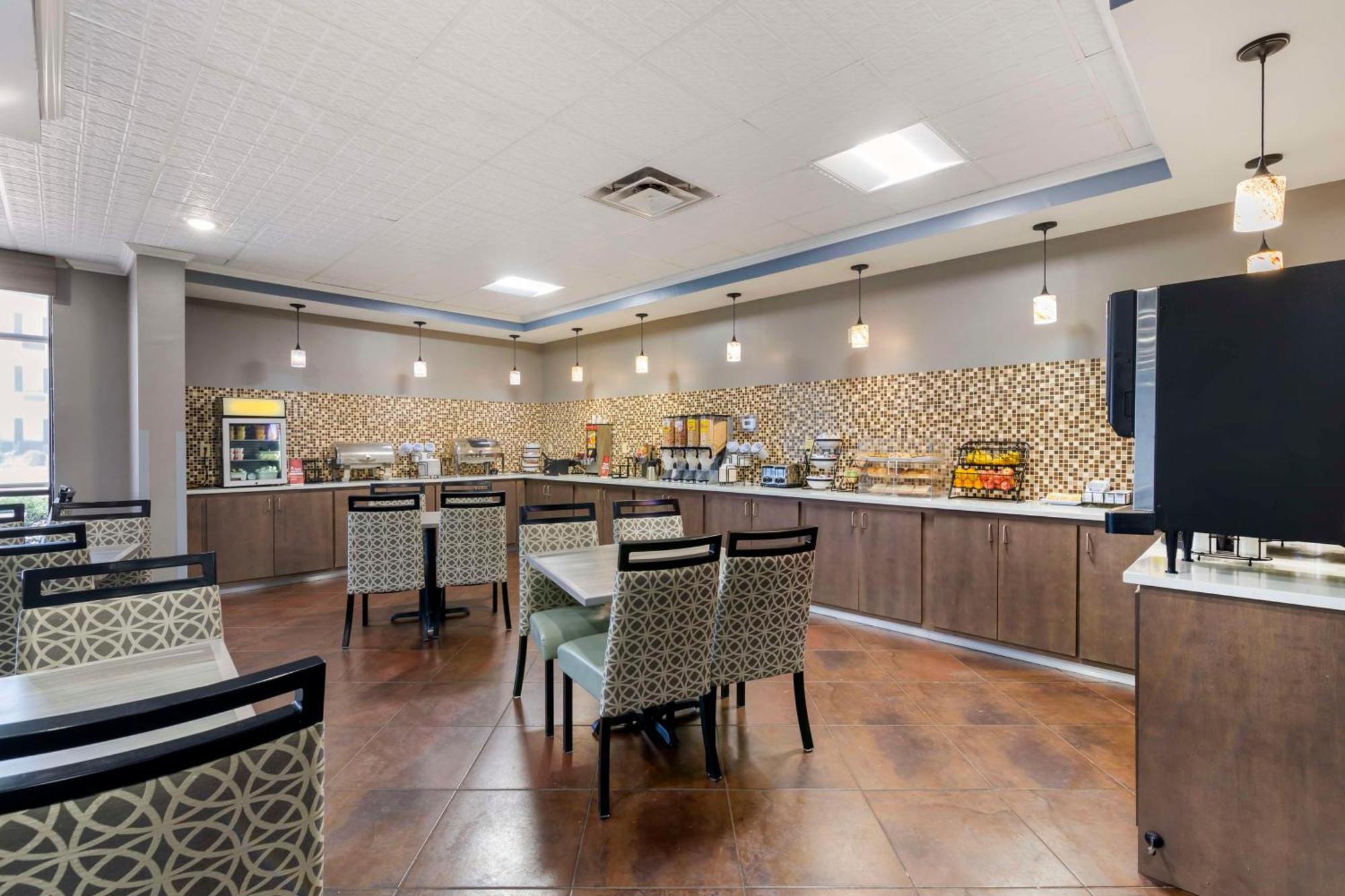 Best Western Savannah Airport Inn & Suites Pooler Exteriör bild