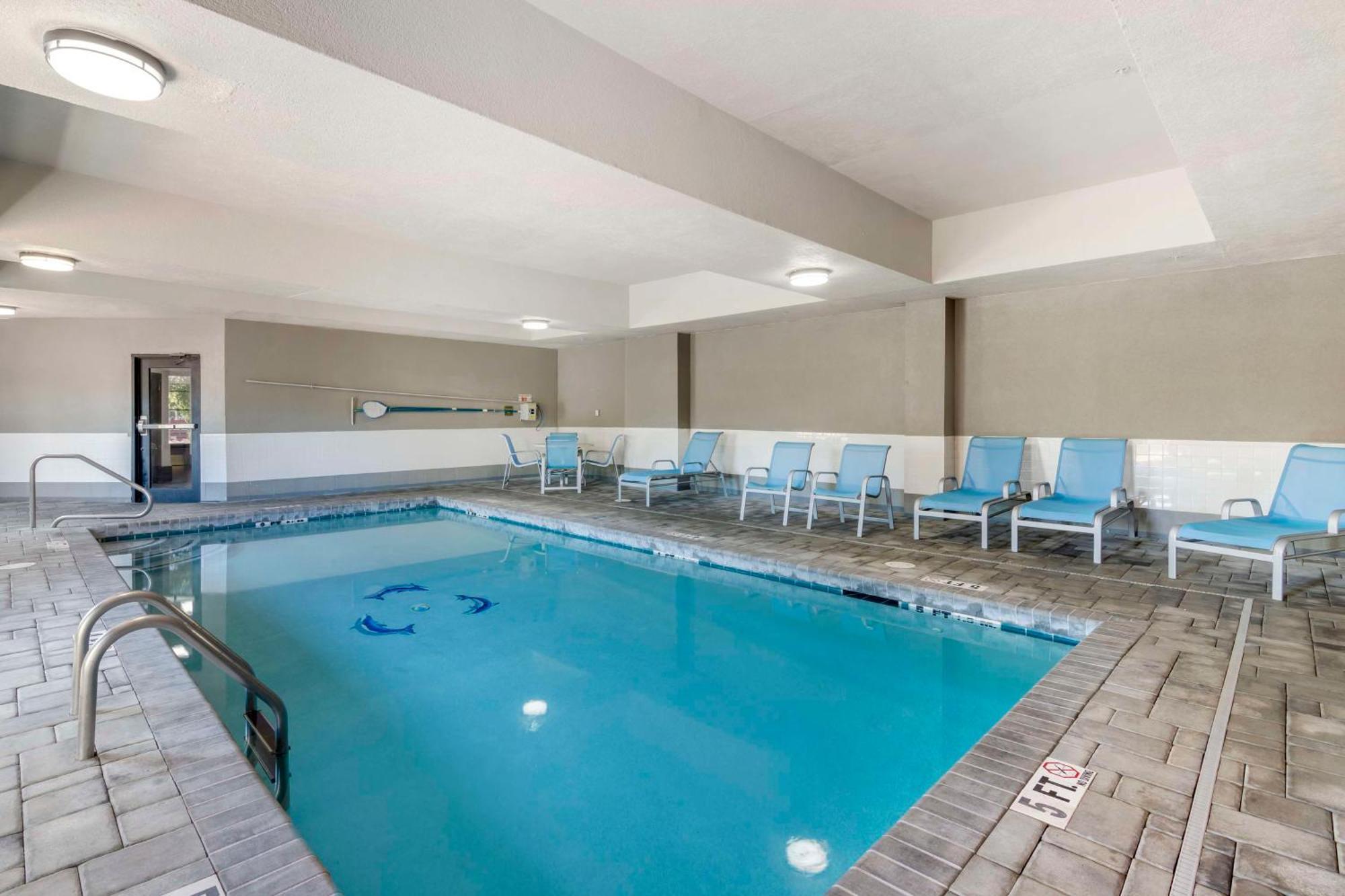 Best Western Savannah Airport Inn & Suites Pooler Exteriör bild